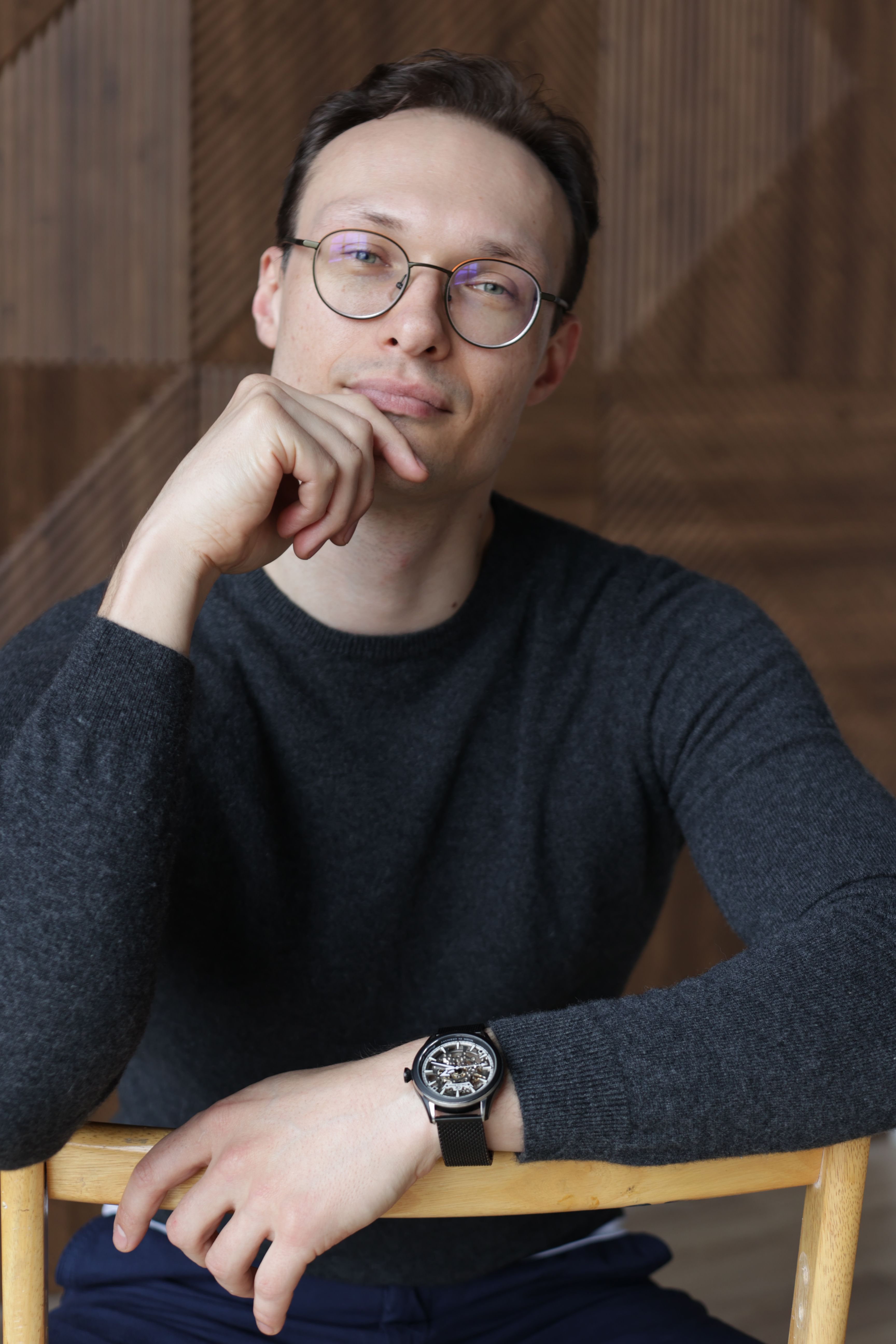 Михаил Хаердинов в задумчивости